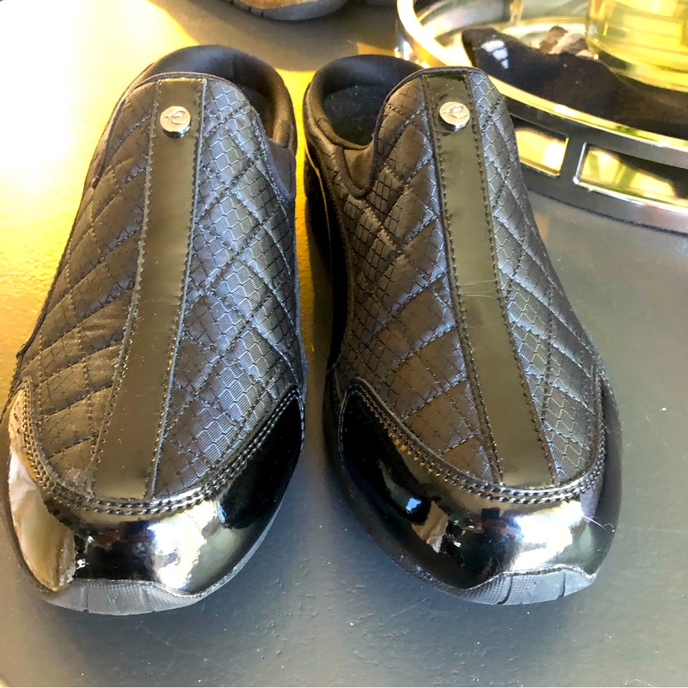 Easy Spirit closed toe slides